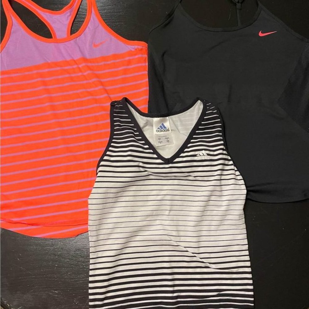 A athletic top bundle